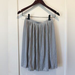 Uniqlo pleated grey skirt